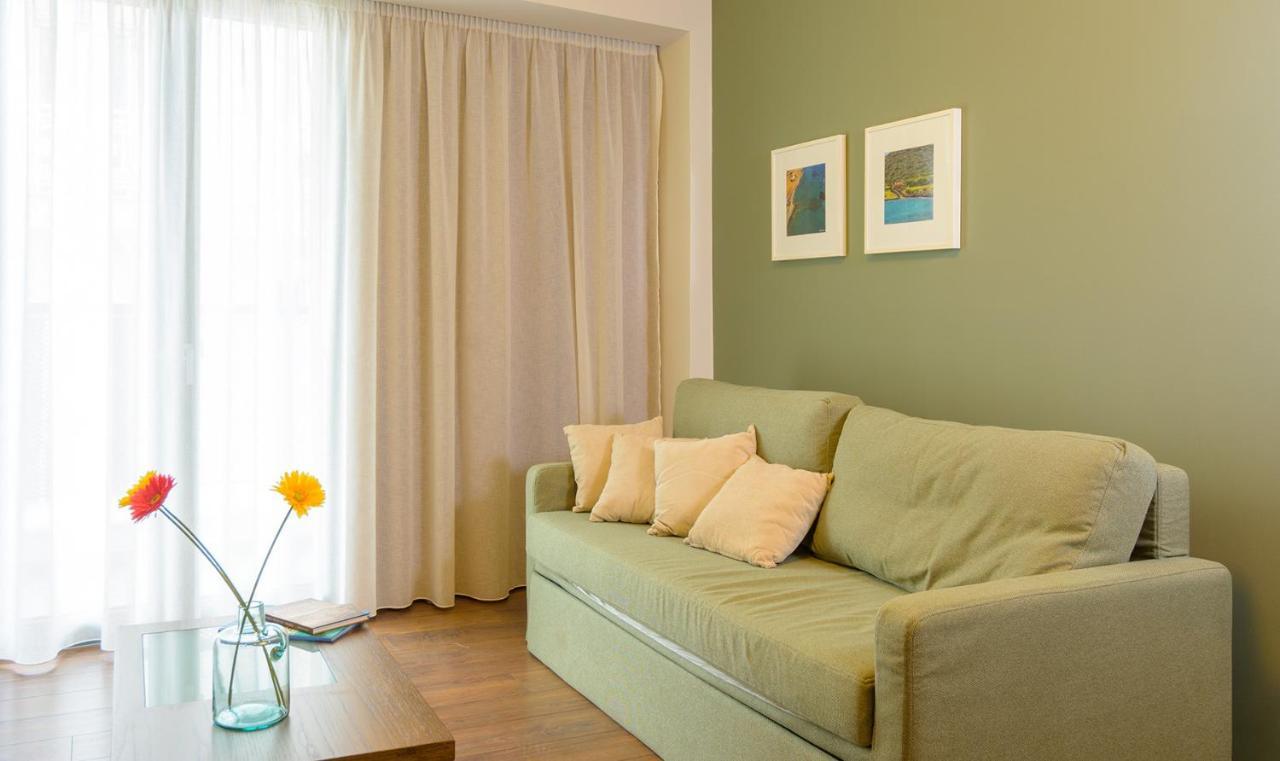 Aparthotel Colour *