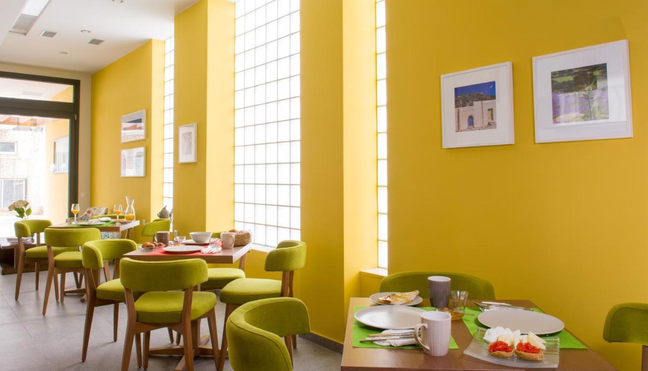 Aparthotel Colour *